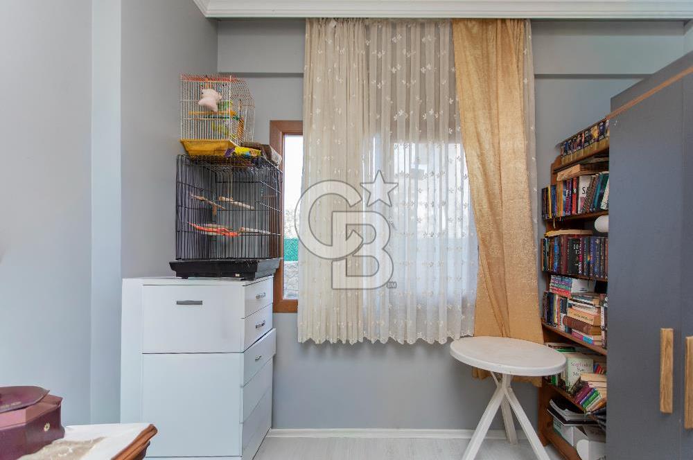 Foça Yenibağarası Mah. Satılık 2+1 Bahçe Katı Daire