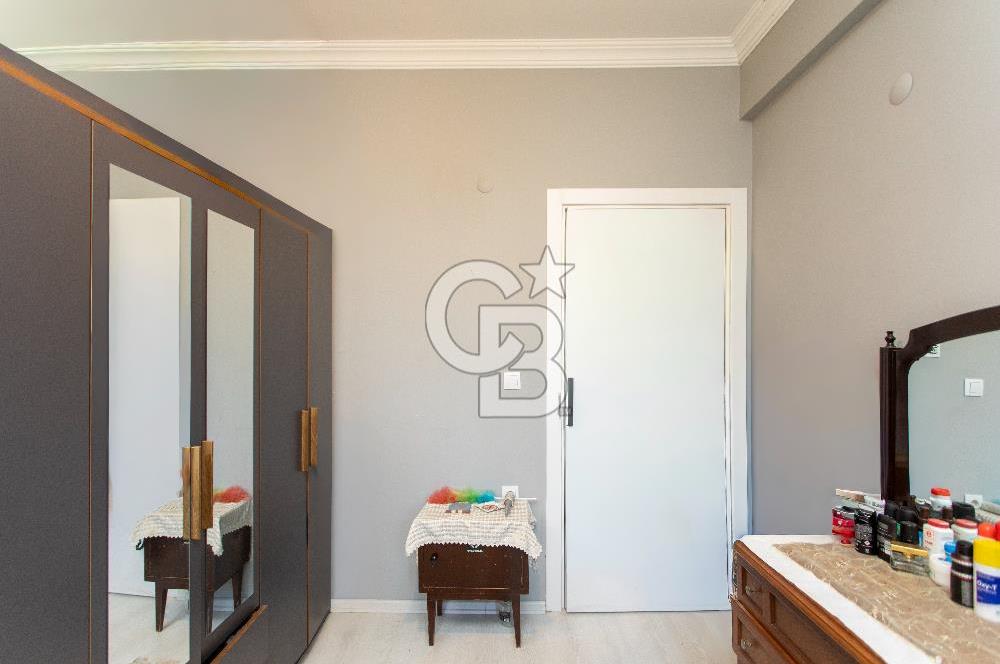 Foça Yenibağarası Mah. Satılık 2+1 Bahçe Katı Daire