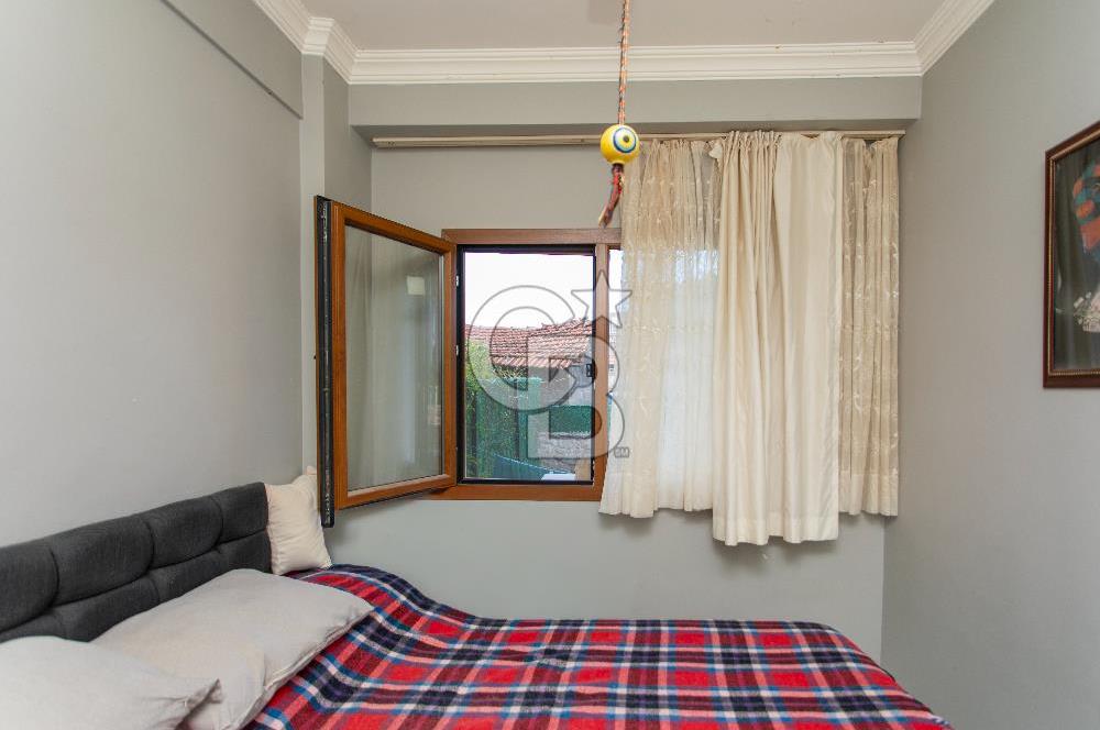 Foça Yenibağarası Mah. Satılık 2+1 Bahçe Katı Daire