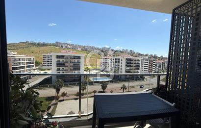 ÇİĞLİ BALATÇIK AZEL DELUXE SİTESİ'NDE TERASLI LÜKS SATILIK 2+1 DAİRE