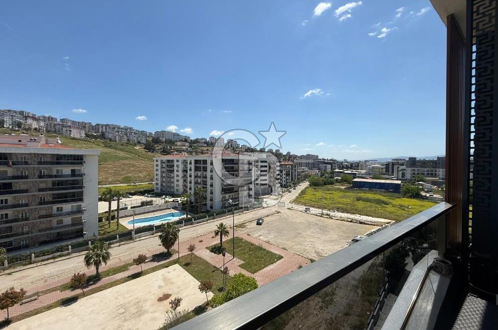 ÇİĞLİ BALATÇIK AZEL DELUXE SİTESİ'NDE TERASLI LÜKS SATILIK 2+1 DAİRE