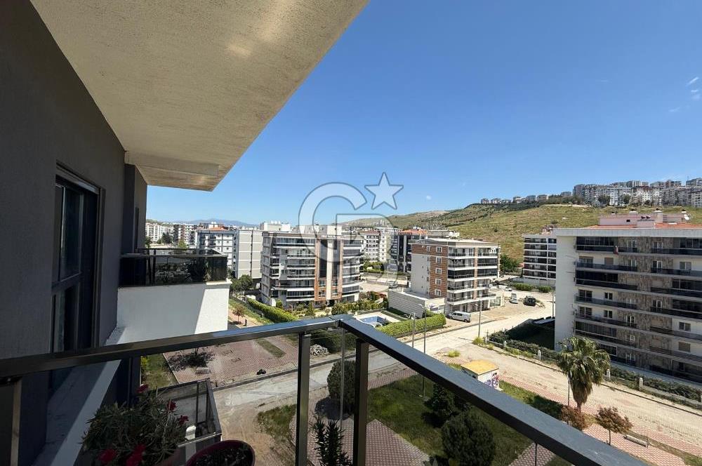 ÇİĞLİ BALATÇIK AZEL DELUXE SİTESİ'NDE TERASLI LÜKS SATILIK 2+1 DAİRE
