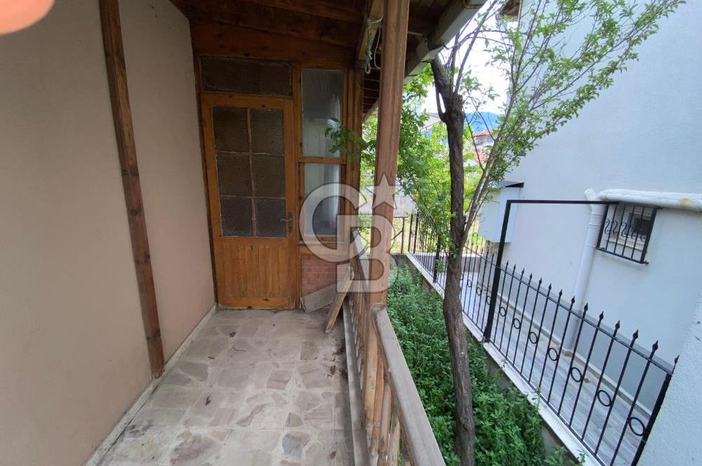 İzmir Narlıdere Altınevler mahallesinde satılık müstakil 7+1 villa 