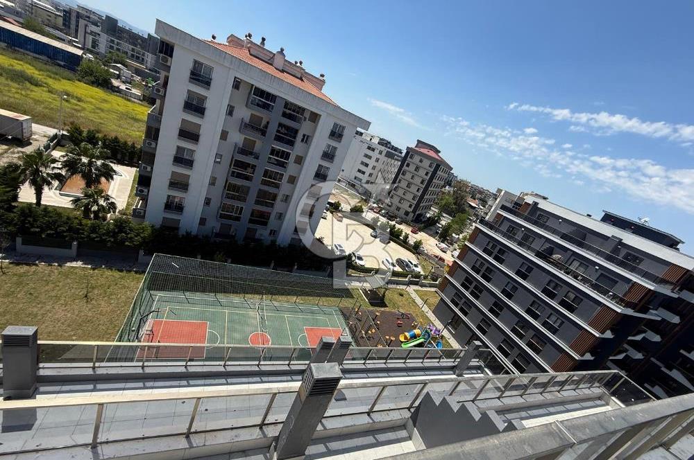 ÇİĞLİ BALATÇIK AZEL DELUXE SİTESİ'NDE TERASLI LÜKS SATILIK 2+1 DAİRE