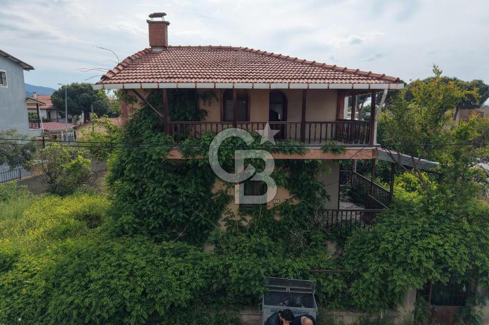 İzmir Narlıdere Altınevler mahallesinde satılık müstakil 7+1 villa 