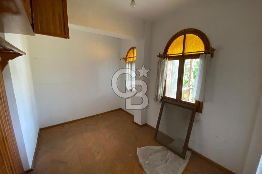 İzmir Narlıdere Altınevler mahallesinde satılık müstakil 7+1 villa 