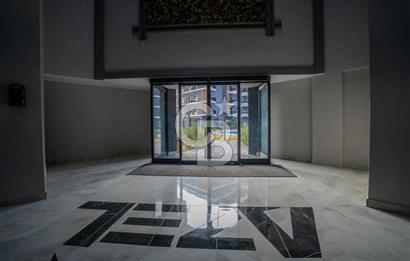 ÇİĞLİ BALATÇIK AZEL DELUXE SİTESİ'NDE TERASLI LÜKS SATILIK 2+1 DAİRE