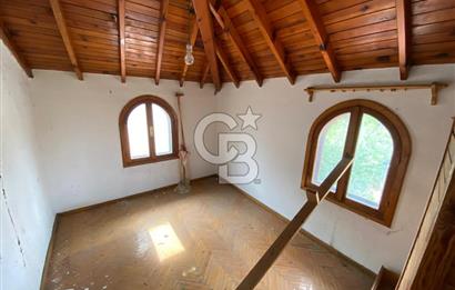 İzmir Narlıdere Altınevler mahallesinde satılık müstakil 7+1 villa 