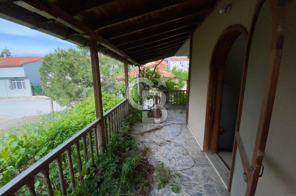 İzmir Narlıdere Altınevler mahallesinde satılık müstakil 7+1 villa 