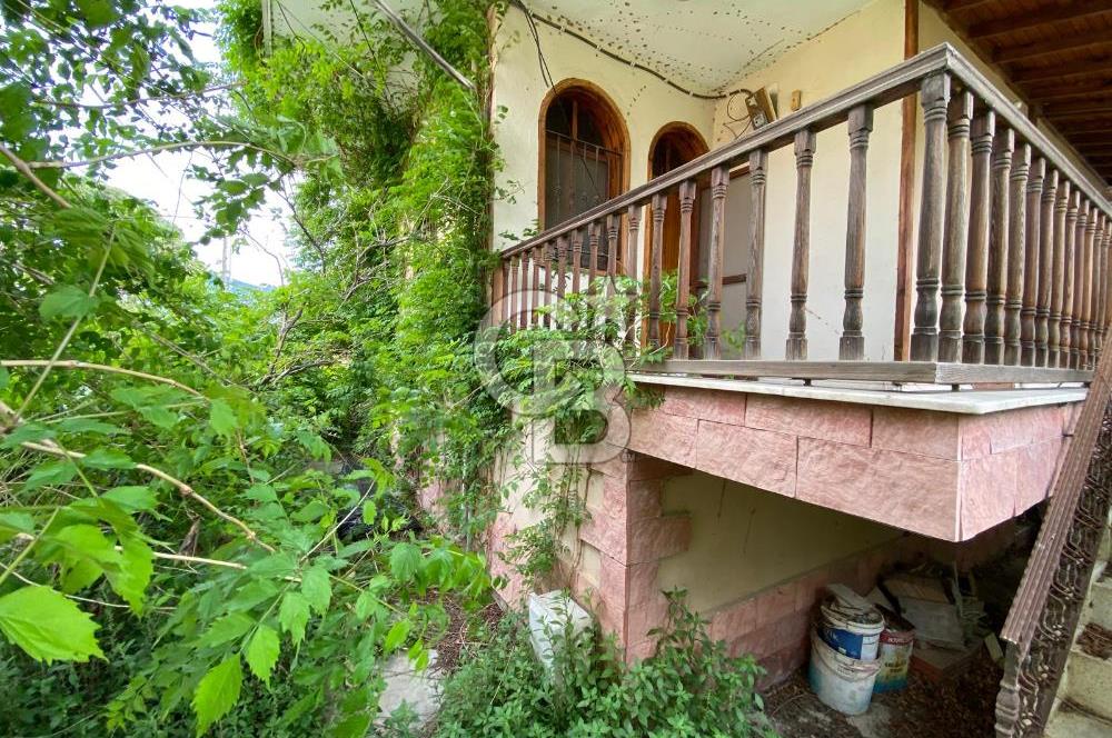 İzmir Narlıdere Altınevler mahallesinde satılık müstakil 7+1 villa 