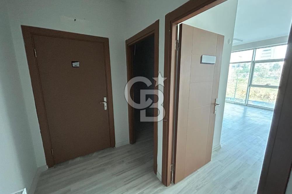 Tuzla Hatboyu Caddesinde Belediye karşısı 1+1 Kiralık Ofis