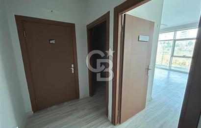 Tuzla Hatboyu Caddesinde Belediye karşısı 1+1 Kiralık Ofis