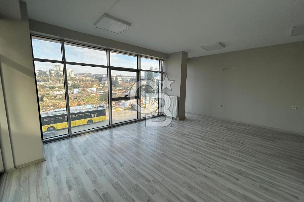 Tuzla Hatboyu Caddesinde Belediye karşısı 1+1 Kiralık Ofis