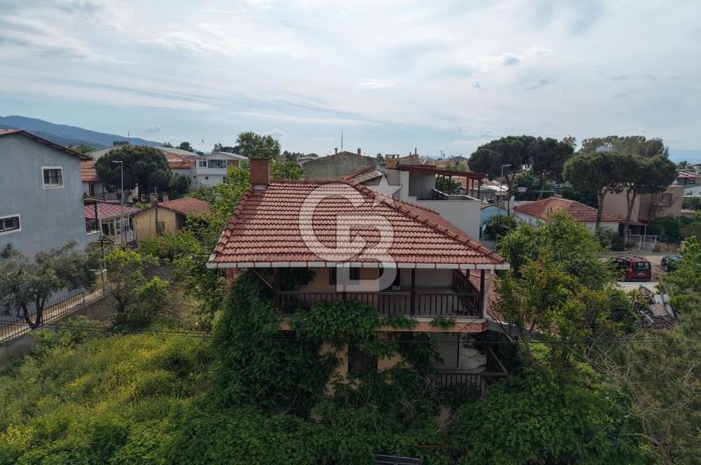 İzmir Narlıdere Altınevler mahallesinde satılık müstakil 7+1 villa 