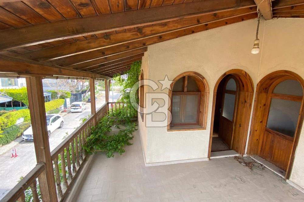 İzmir Narlıdere Altınevler mahallesinde satılık müstakil 7+1 villa 