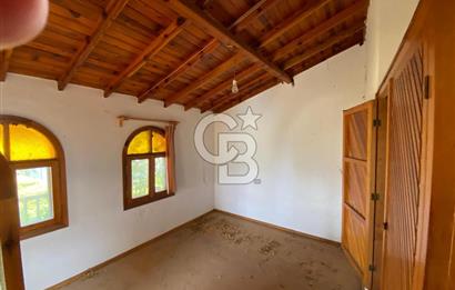 İzmir Narlıdere Altınevler mahallesinde satılık müstakil 7+1 villa 