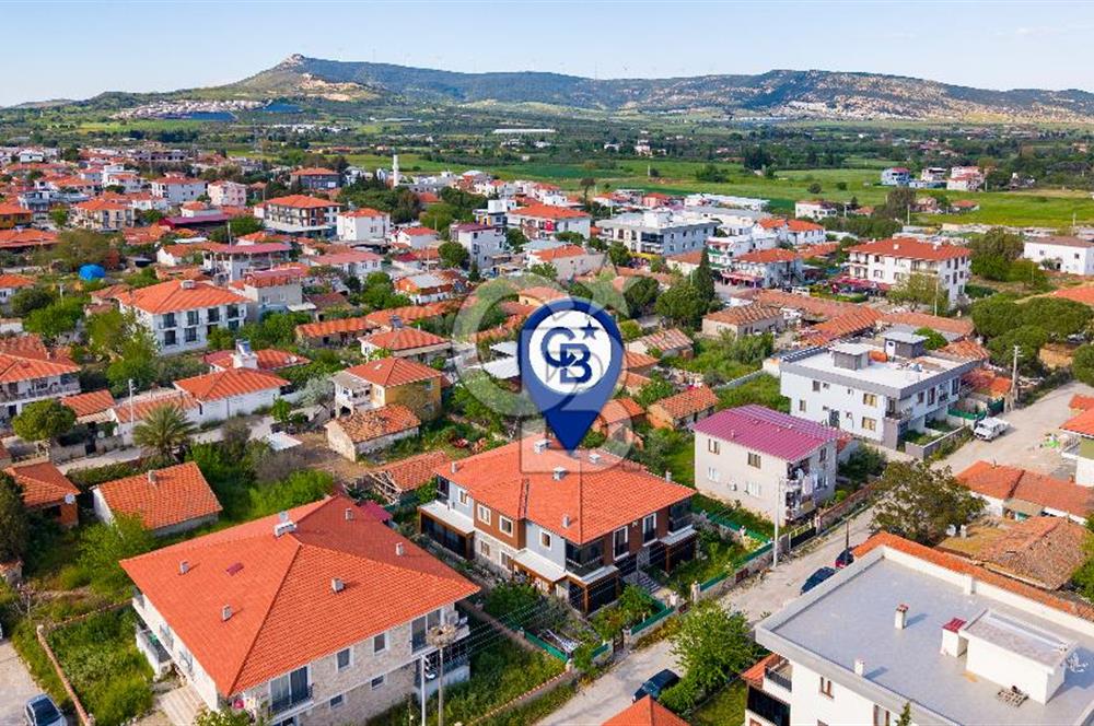 Foça Yenibağarası Mah. Satılık 2+1 Bahçe Katı Daire