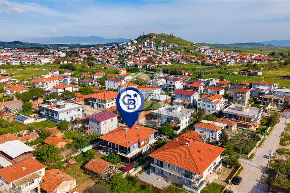 Foça Yenibağarası Mah. Satılık 2+1 Bahçe Katı Daire