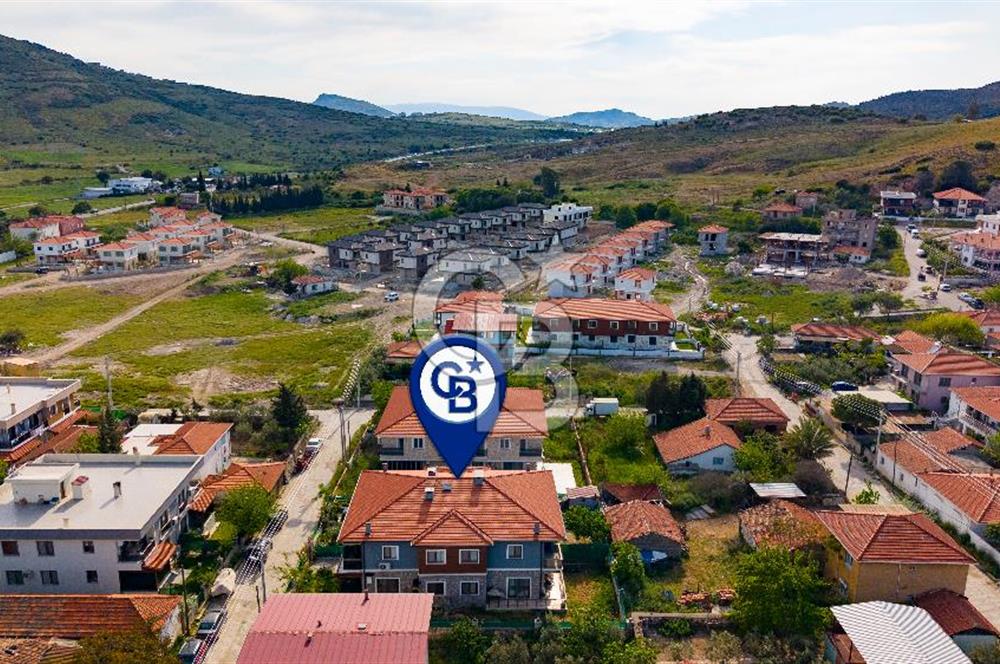 Foça Yenibağarası Mah. Satılık 2+1 Bahçe Katı Daire