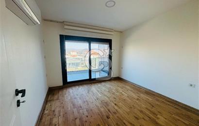 Foça Bağarası Villalar Bölgesinde Kiralık 4+1 Havuzlu Villa