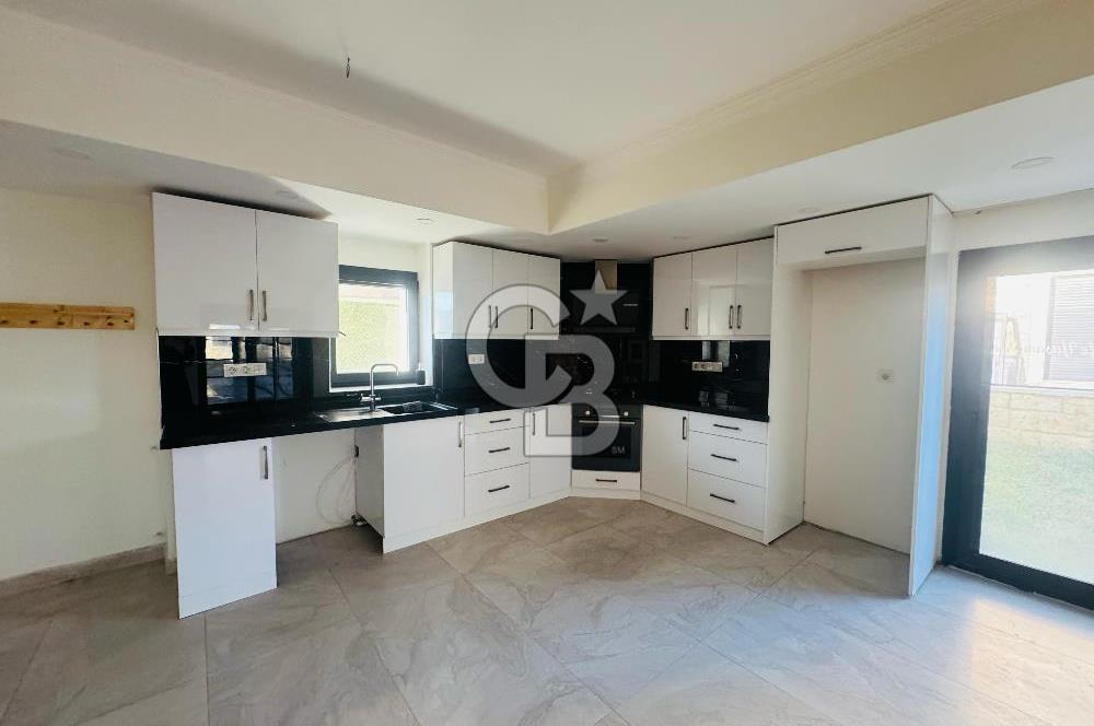 Foça Bağarası Villalar Bölgesinde Kiralık 4+1 Havuzlu Villa