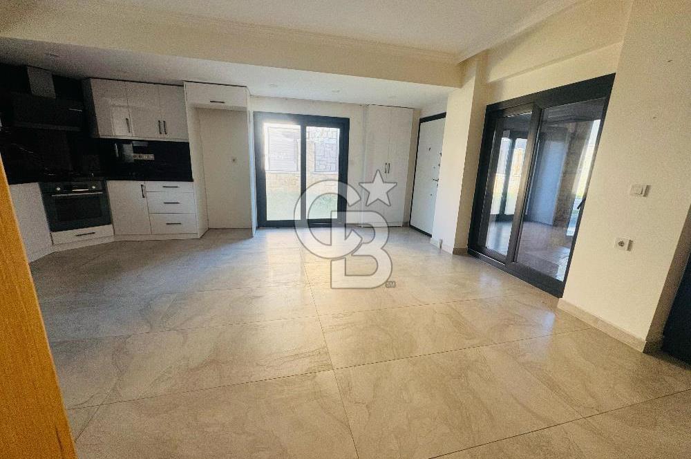 Foça Bağarası Villalar Bölgesinde Kiralık 4+1 Havuzlu Villa