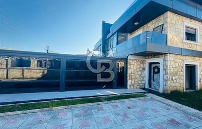 Foça Bağarası Villalar Bölgesinde Kiralık 4+1 Havuzlu Villa