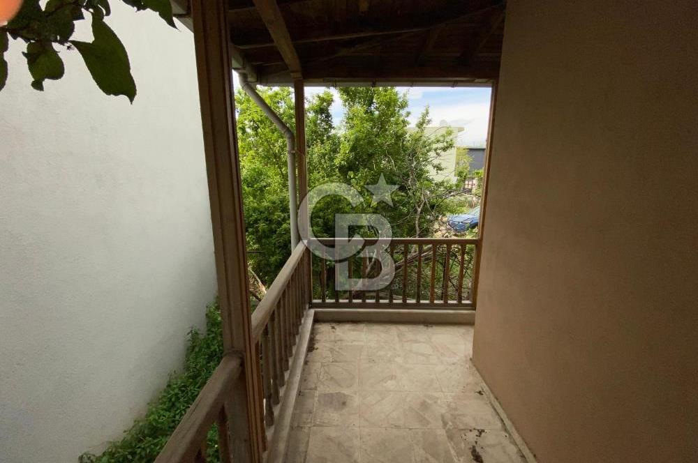 İzmir Narlıdere Altınevler mahallesinde satılık müstakil 7+1 villa 