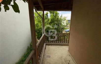İzmir Narlıdere Altınevler mahallesinde satılık müstakil 7+1 villa 