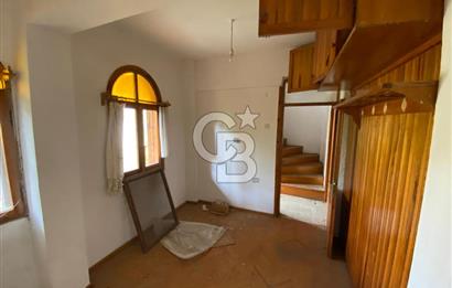 İzmir Narlıdere Altınevler mahallesinde satılık müstakil 7+1 villa 