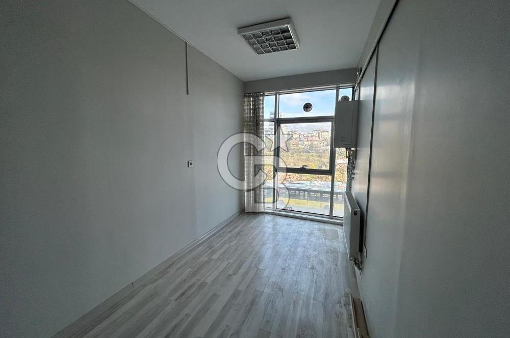 Tuzla Hatboyu Caddesinde Belediye karşısı 1+1 Kiralık Ofis