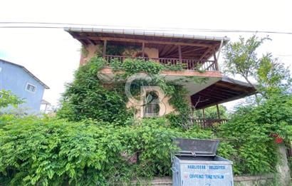 İzmir Narlıdere Altınevler mahallesinde satılık müstakil 7+1 villa 