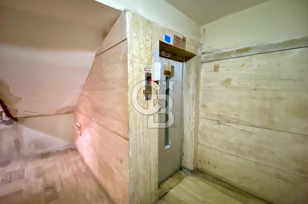 MERSİN ÇARŞI MERKEZİNDE, İSTİKLAL CADDESİ’NE CEPHELİ SATILIK OFİS