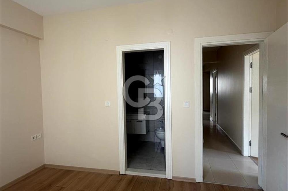 Akyazı’da Nezih Konumda 3+1 | Ebeveyn Banyolu | 3 Balkonlu Geniş Daire