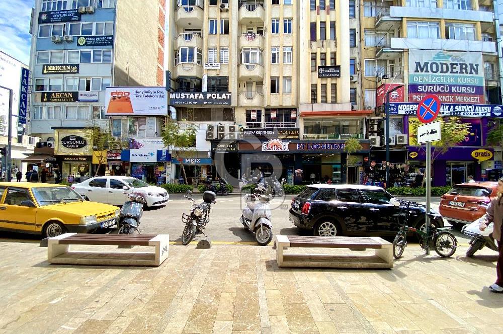 MERSİN ÇARŞI MERKEZİNDE, İSTİKLAL CADDESİ’NE CEPHELİ SATILIK OFİS