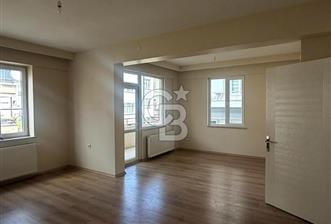 Akyazı’da Nezih Konumda 3+1 | Ebeveyn Banyolu | 3 Balkonlu Geniş Daire - 1 - 347515