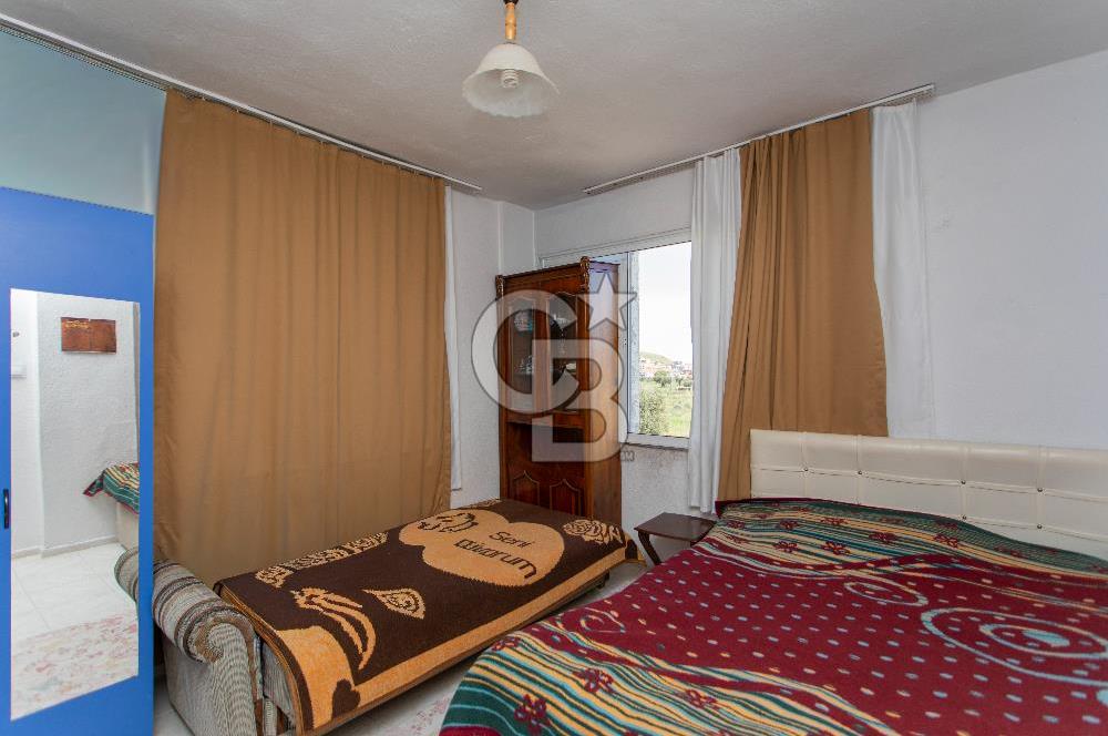 Foça Yenibağarası Mah. Satılık 3 Katlı Bina