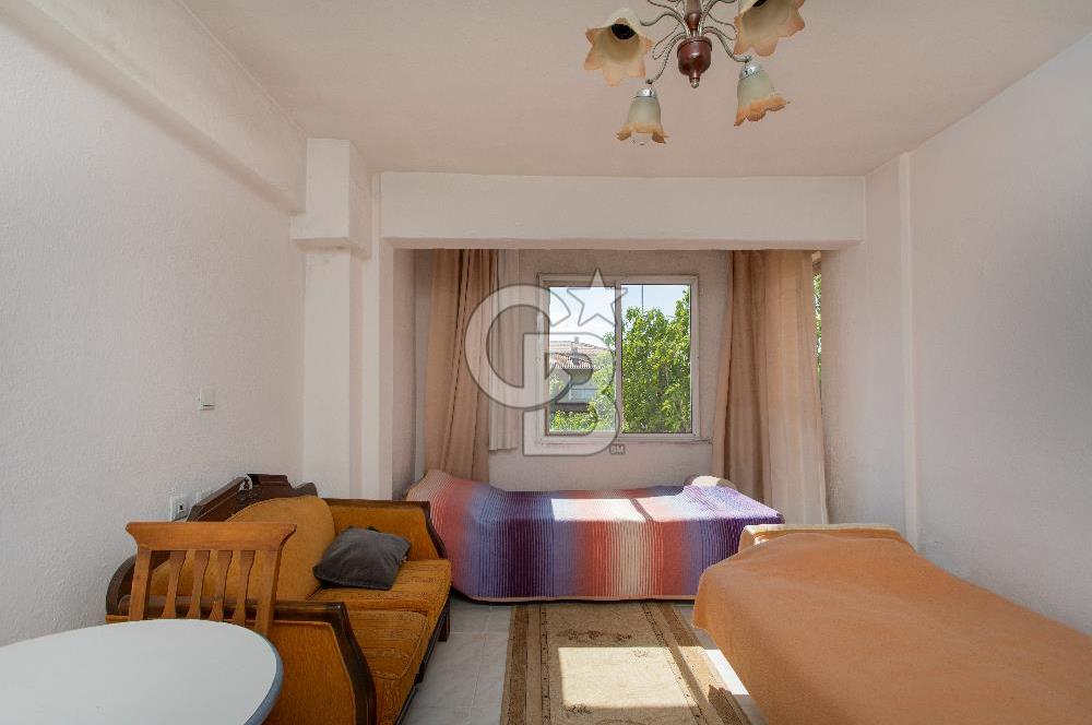 Foça Yenibağarası Mah. Satılık 3 Katlı Bina