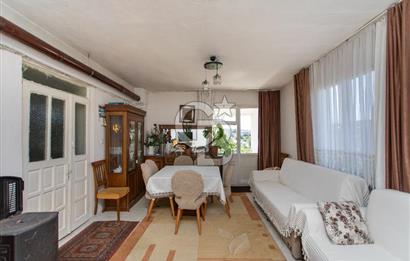 Foça Yenibağarası Mah. Satılık 3 Katlı Bina