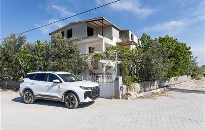 Foça Yenibağarası Mah. Satılık 3 Katlı Bina