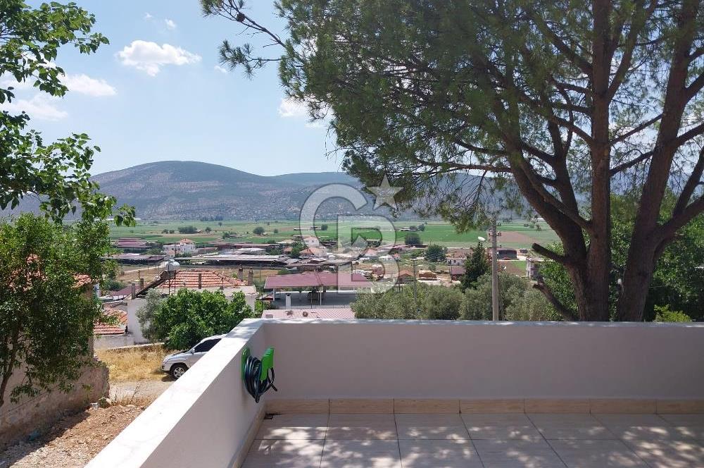 Muğla Milas içme köyü 1055 m2 içinde satılık köy evi ve bahçesi 