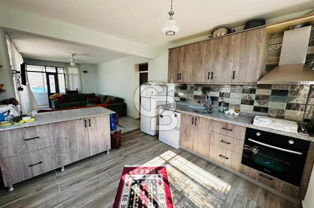 Muğla Milas içme köyü 1055 m2 içinde satılık köy evi ve bahçesi 