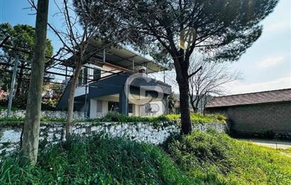 Muğla Milas içme köyü 1055 m2 içinde satılık köy evi ve bahçesi 