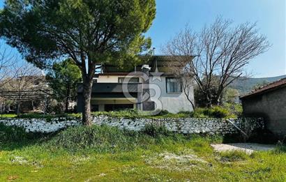 Muğla Milas içme köyü 1055 m2 içinde satılık köy evi ve bahçesi 