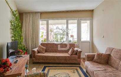 Konak Karataş'ta Geniş 3+1 Manzaralı 3 Balkonlu Satılık Daire