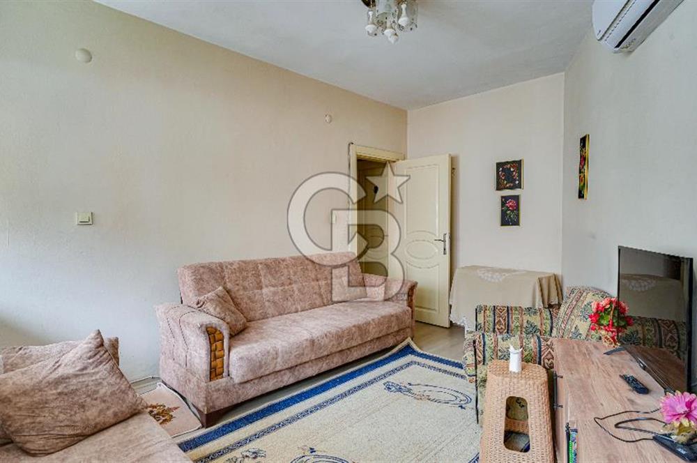 Konak Karataş'ta Geniş 3+1 Manzaralı 3 Balkonlu Satılık Daire