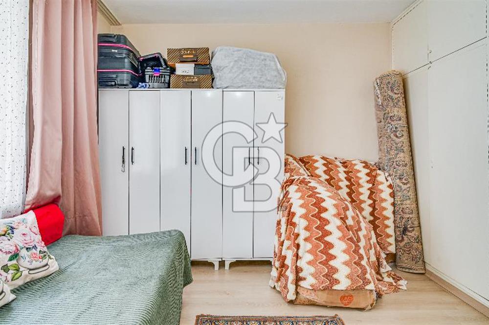 Konak Karataş'ta Geniş 3+1 Manzaralı 3 Balkonlu Satılık Daire