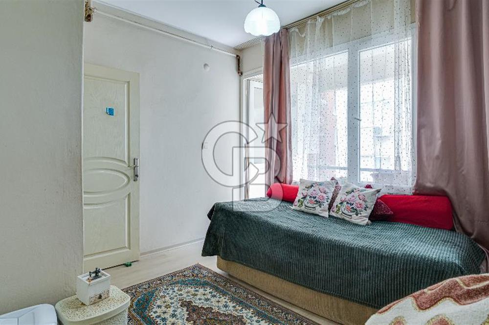 Konak Karataş'ta Geniş 3+1 Manzaralı 3 Balkonlu Satılık Daire