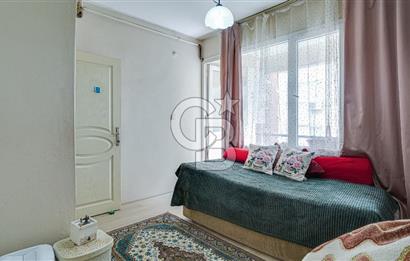 Konak Karataş'ta Geniş 3+1 Manzaralı 3 Balkonlu Satılık Daire
