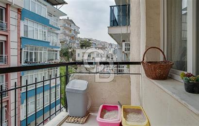 Konak Karataş'ta Geniş 3+1 Manzaralı 3 Balkonlu Satılık Daire